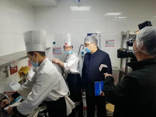 西海岸市場監管局開展餐飲具專項整治，五家餐廳后廚接受監督